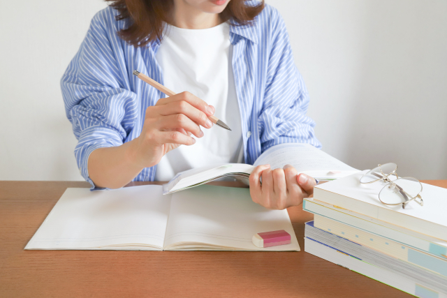 解剖学は独学できる？整体師・セラピストが実践で使える勉強法を解説